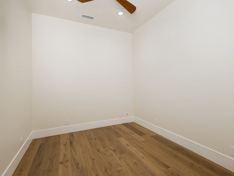 More Photos Of 1427 W 8th St, San Pedro Coworking Space