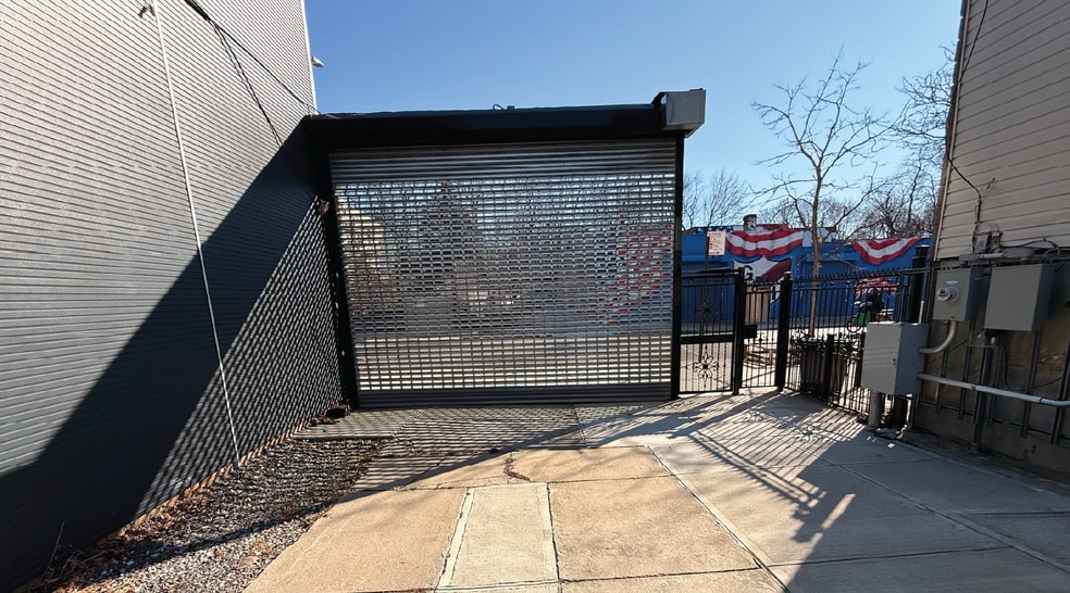 More Photos Of 1809 Decatur St, Ridgewood Land For Lease