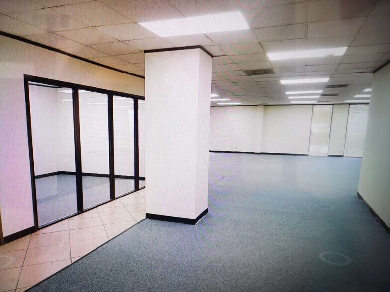 More Photos Of 5855 Sovereign Dr, Houston Office For Lease