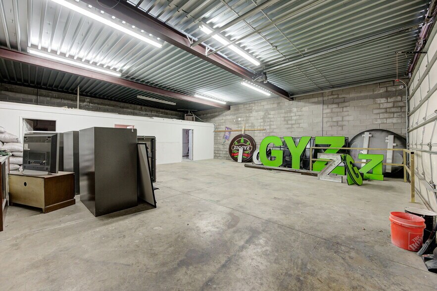 More Photos Of 1829 W Main St, Norman Freestanding For Sale