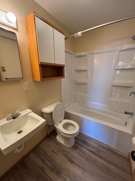 More Photos Of 714 W 10th St, Cozad Apartments For Sale