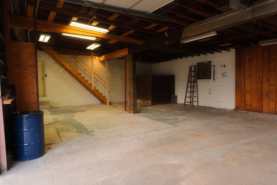 More Photos Of 1052 Centre Tpke, Orwigsburg Flex For Sale