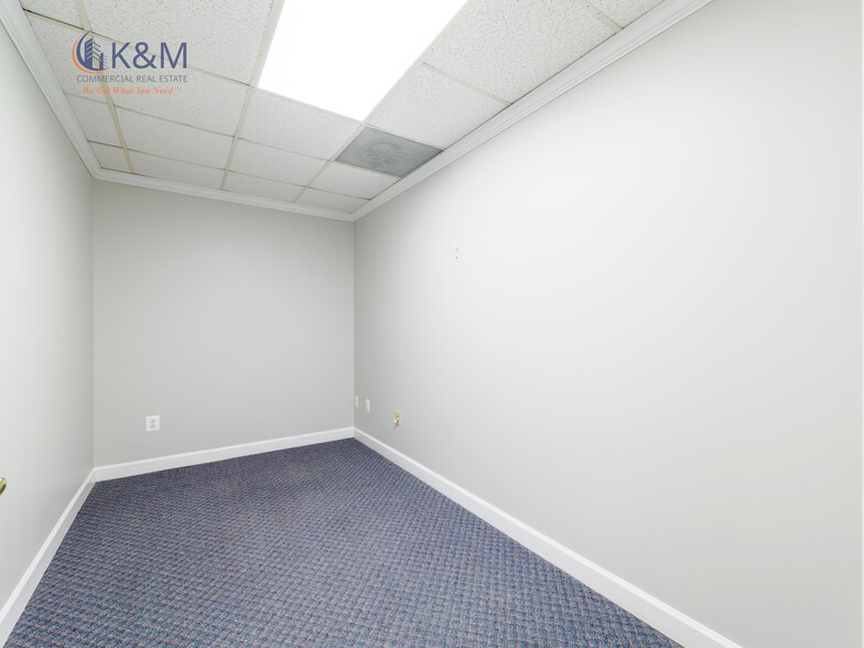 More Photos Of 5205-A Lyngate Court @ Braddock and Rolling Road, Burke Office For Sale
