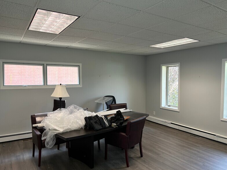 More Photos Of 58 W Main St, Freehold Office For Lease