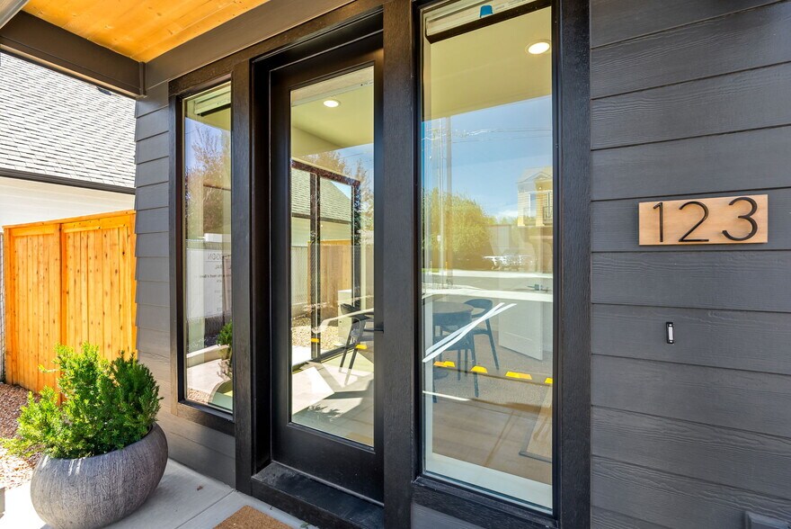 More Photos Of 127 NW Broadway St, Bend Apartments For Sale