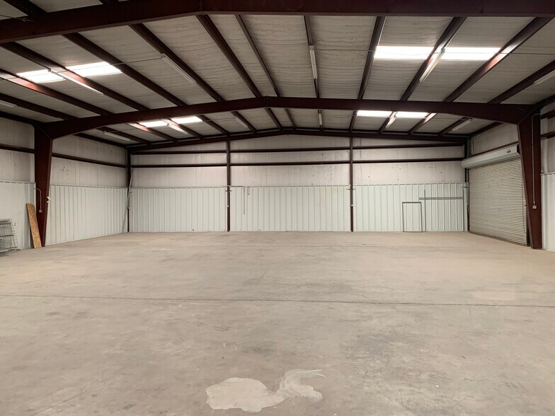 More Photos Of 12708 Montana Ave, El Paso Warehouse For Lease
