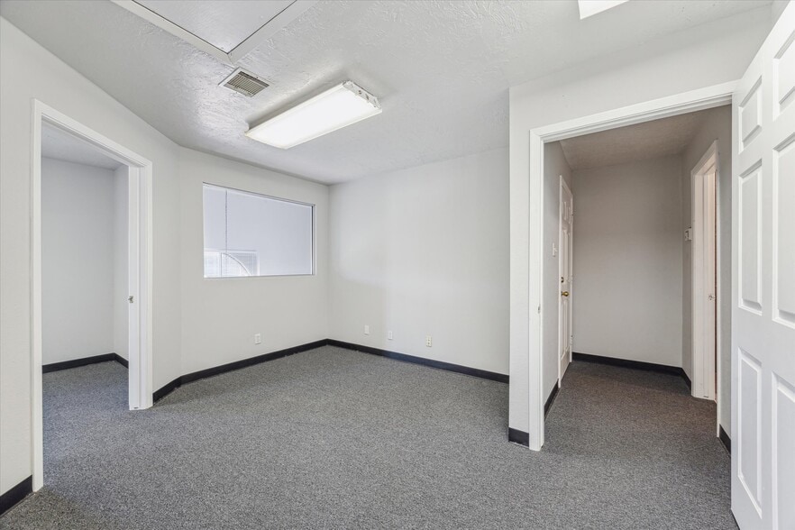 More Photos Of 16815 Royal Crest Dr, Houston Loft Creative Space For Sale