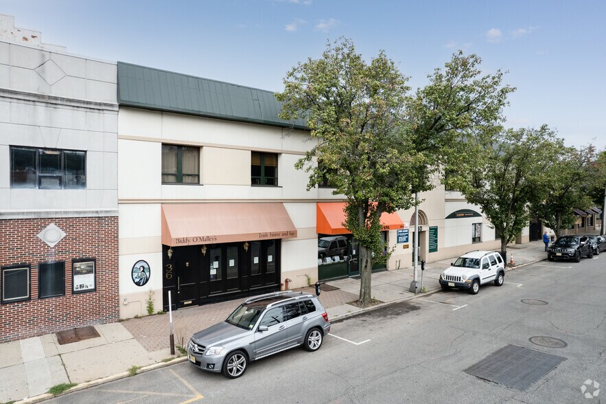 More Photos Of 36-40 N Van Brunt St, Englewood Office For Lease