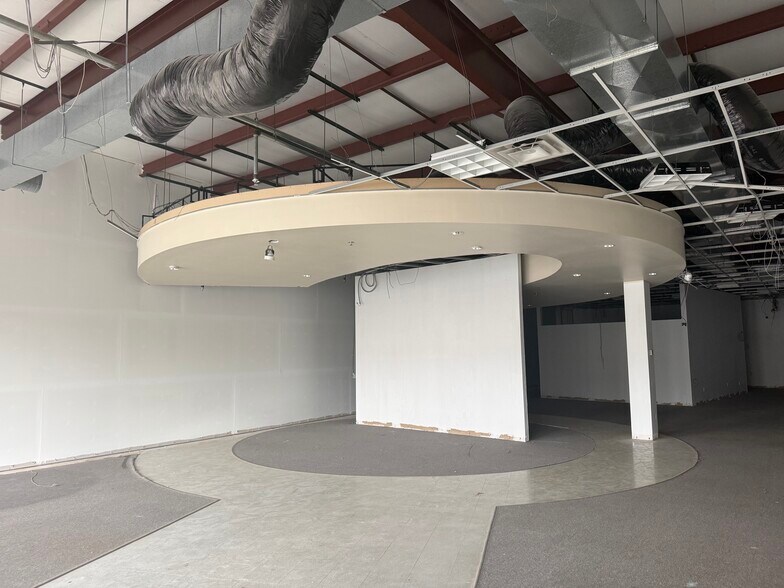 More Photos Of 4110-4150 Grape Rd, Mishawaka Storefront For Lease