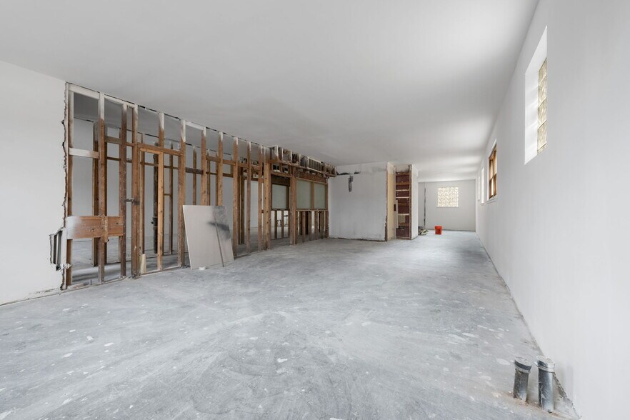 More Photos Of 2024-2032 W Schaaf Rd, Cleveland General Retail For Sale