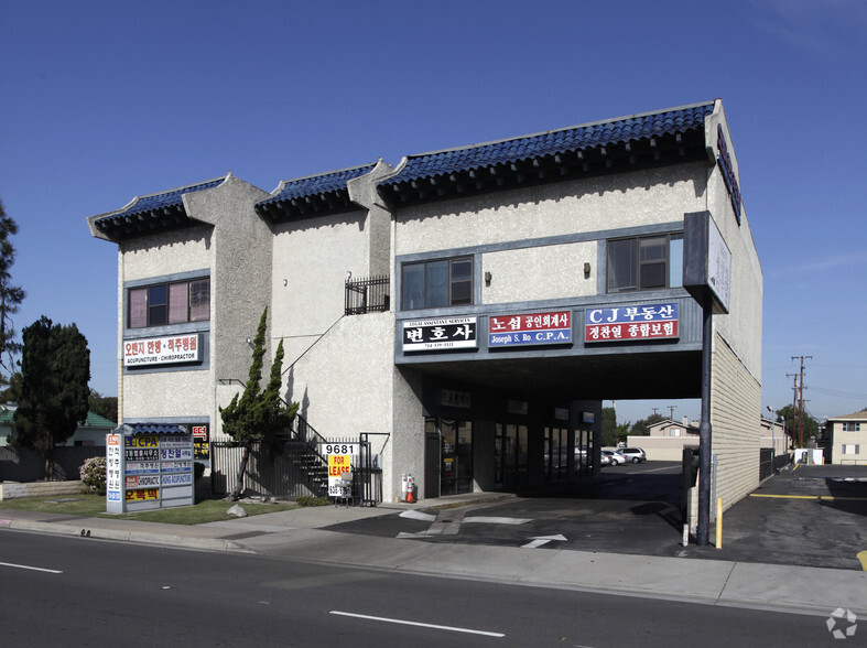 Primary Photo Of 9681 Garden Grove Blvd, Garden Grove Office For Lease