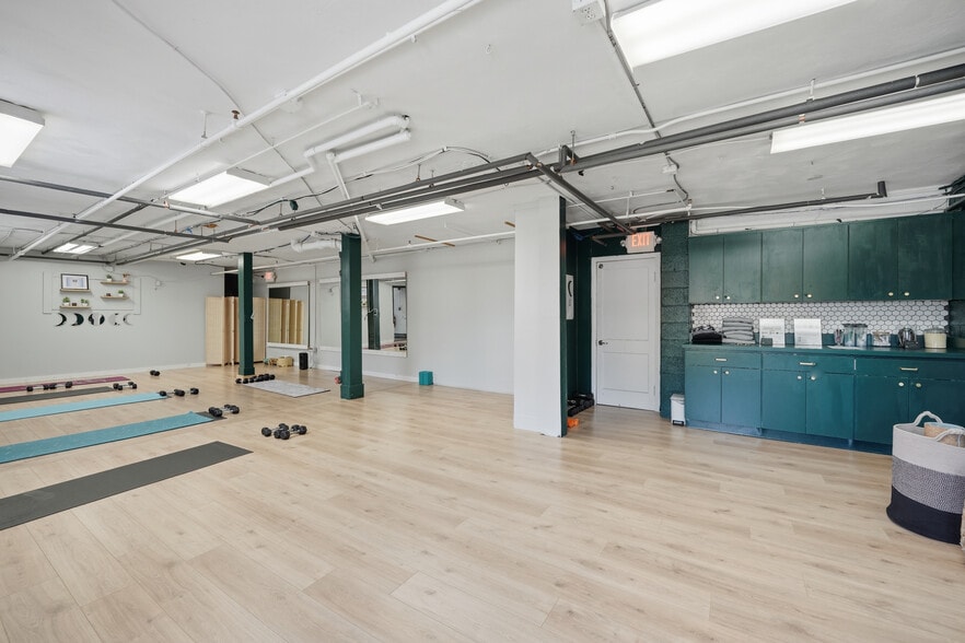 More Photos Of 46 Main Rd, Montgomery General Retail For Sale