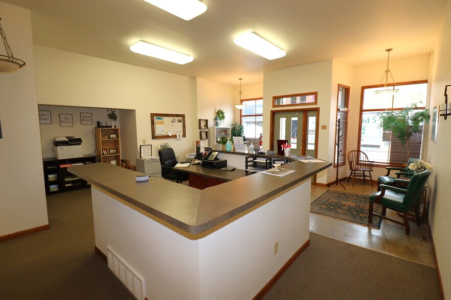More Photos Of 404 Main St W, Ashland Office For Sale