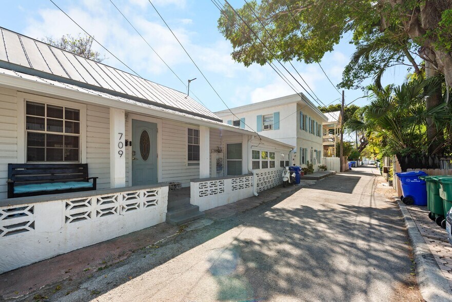More Photos Of 709 Whitmarsh Ln, Key West Multifamily For Sale
