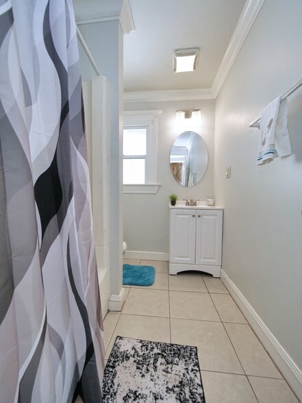 More Photos Of 1901-1903 H St, Sacramento Apartments For Sale