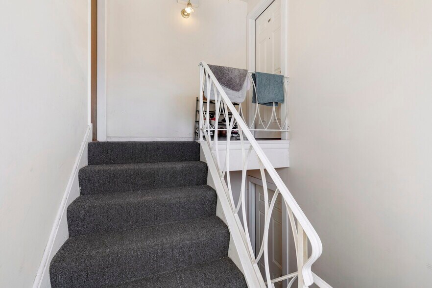 More Photos Of 8813 Dee Rd, Des Plaines Apartments For Sale