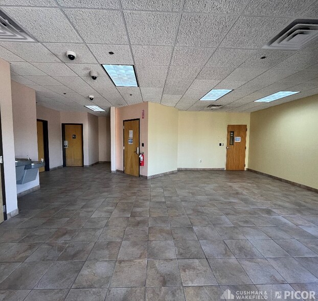 More Photos Of 3760 N Commerce Dr, Tucson Warehouse For Sale