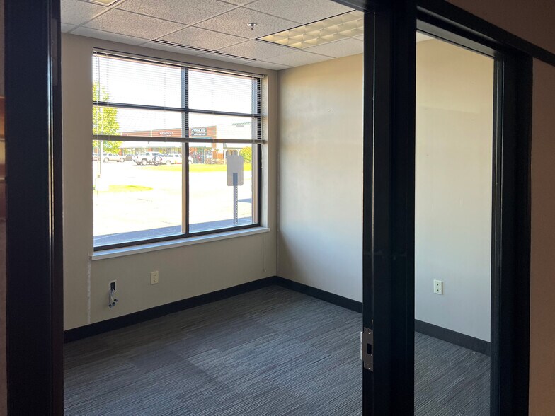 More Photos Of 3161 NW Northdale Blvd, Minneapolis Office For Lease