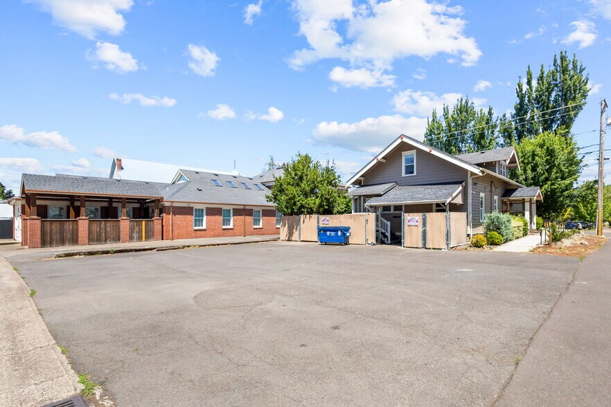 More Photos Of 1800 State St, Salem Medical For Sale