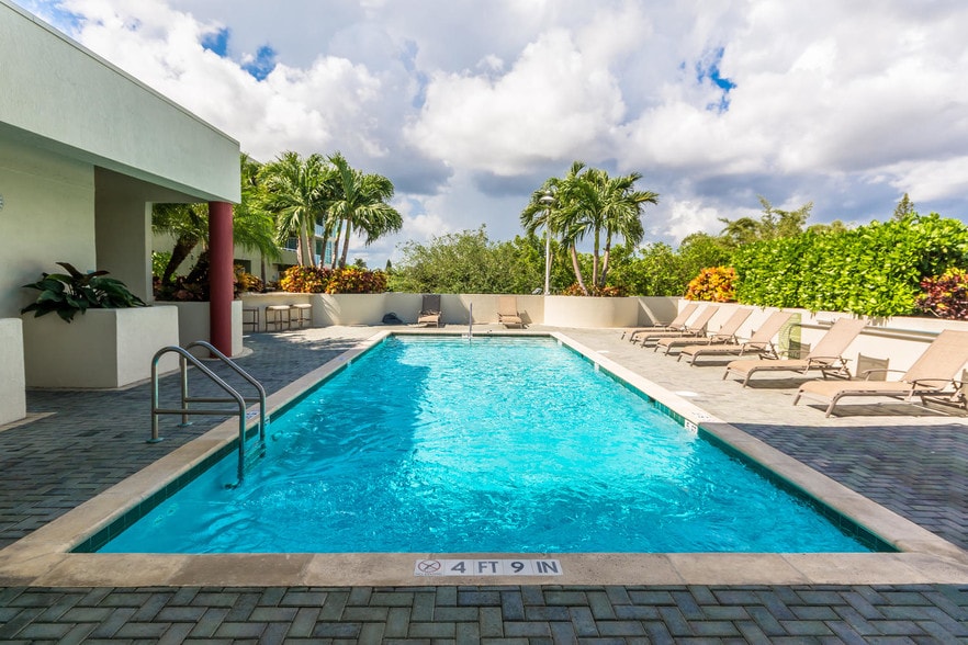 More Photos Of 2301 Wilton Dr, Wilton Manors Apartments For Sale