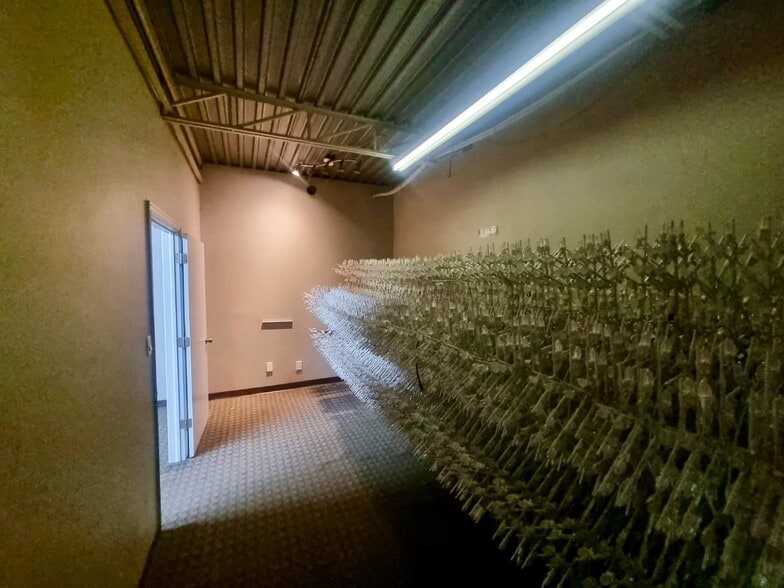 More Photos Of 52 129 Av NW, Edmonton Industrial For Lease