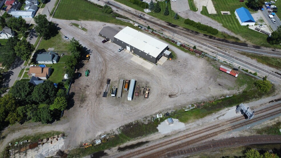 More Photos Of 101 Lovejoy st, Durand Industrial For Sale
