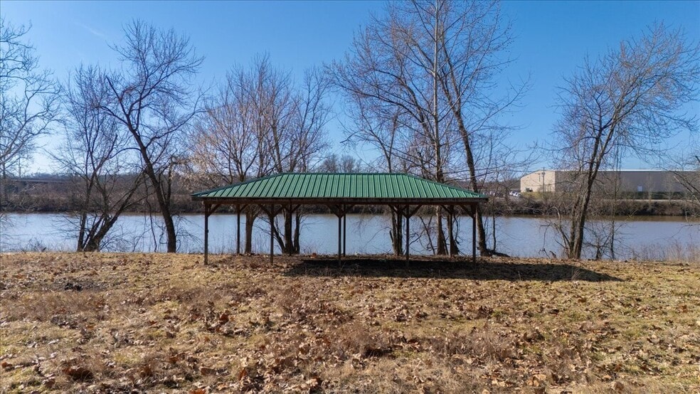 More Photos Of 828 Depot St, Parkersburg Warehouse For Sale