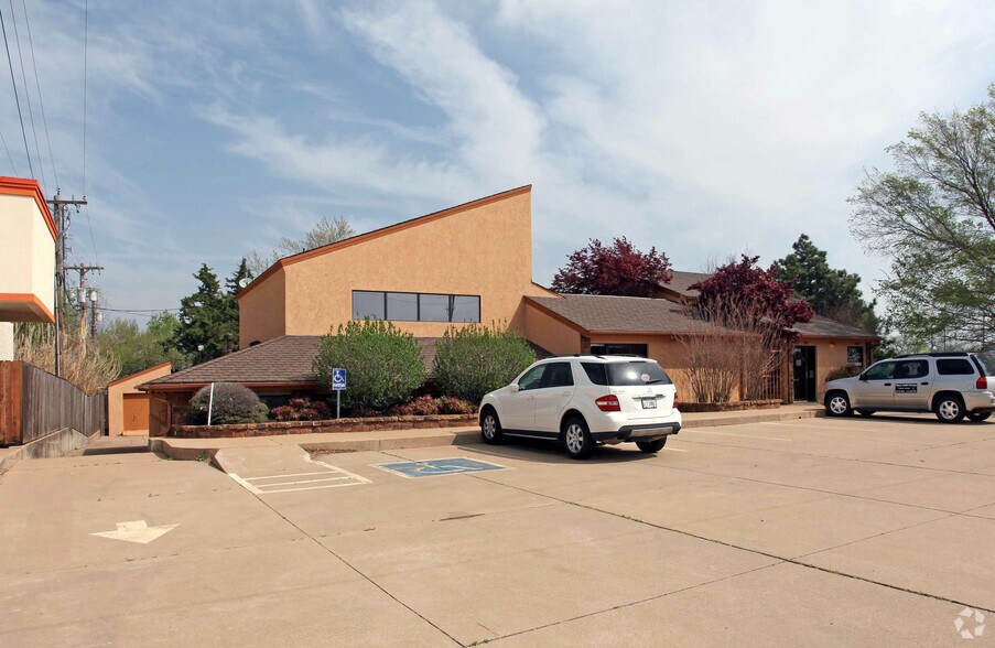 Primary Photo Of 110-114 W Hall Of Fame Ave, Stillwater Office For Sale