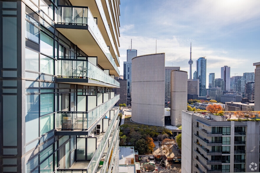 More Photos Of 570 Bay St, Toronto Apartments For Lease