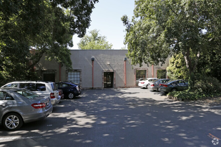 More Photos Of 2207-2209 J St, Sacramento Office For Lease