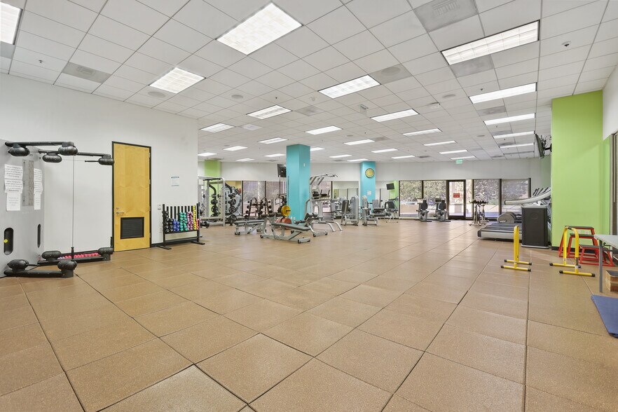 More Photos Of 300 Oceangate, Long Beach Office For Lease