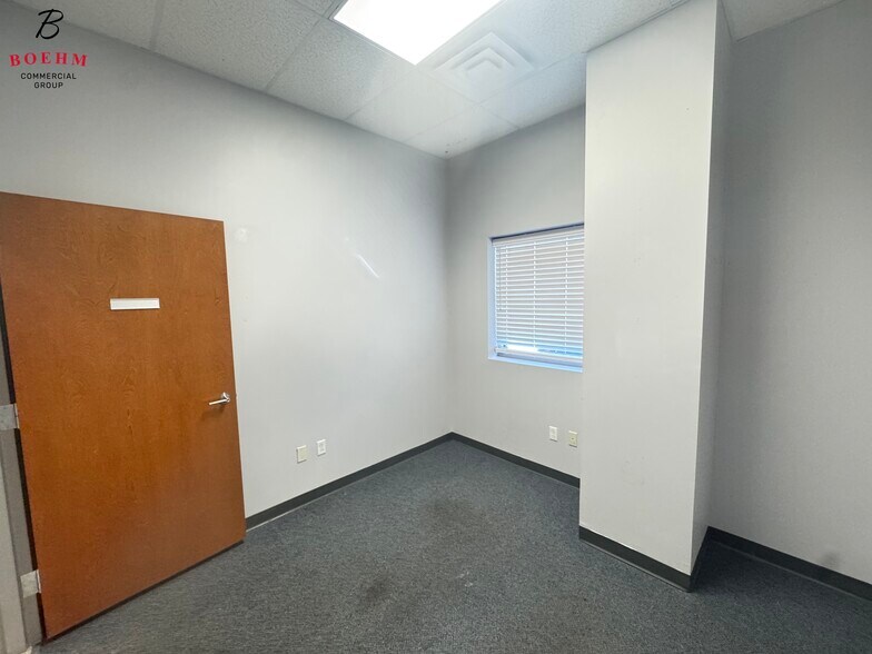 More Photos Of 4811 Quarry Run, San Antonio Light Distribution For Lease