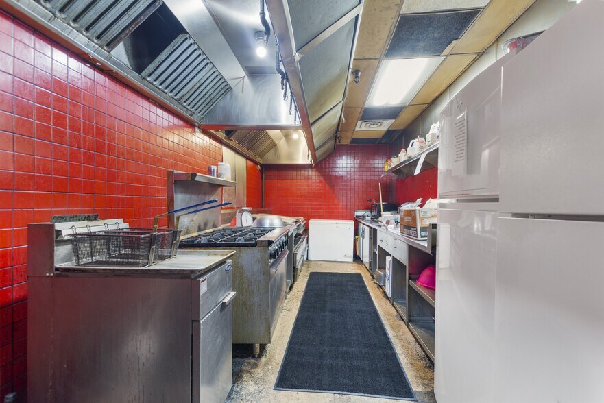 More Photos Of 17886 Tx-3, Webster Bar For Sale