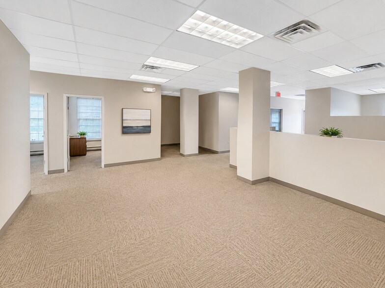More Photos Of 360 Grove St, Bridgewater Medical For Lease