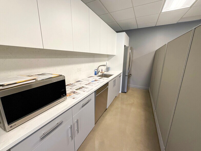 More Photos Of 100 Mill Plain Rd, Danbury Office For Sale