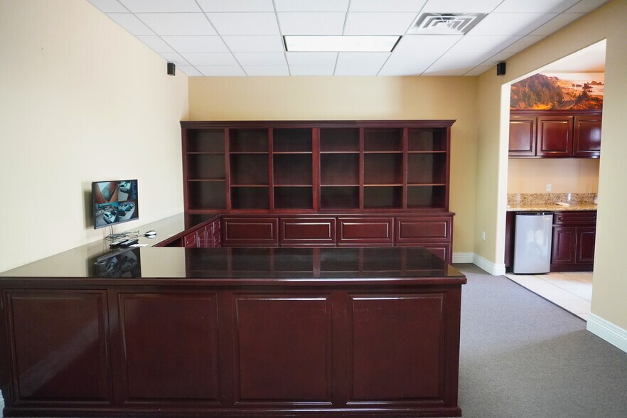 More Photos Of 650 Shoppers Ln, Covina Storefront Retail Office For Lease