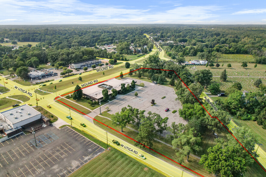 Primary Photo Of 45700 Mound Rd, Shelby Township Storefront Retail Office For Sale