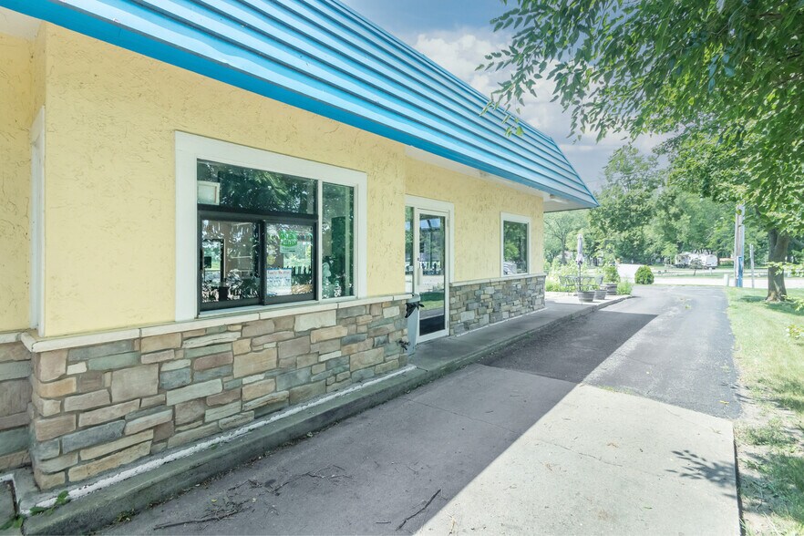 More Photos Of 6115 US Highway 51, McFarland Fast Food For Sale