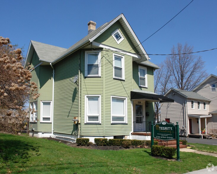 More Photos Of 119 Main St, South River Office For Sale