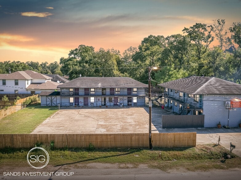 Primary Photo Of 7430 Mount St, Houston Apartments For Sale