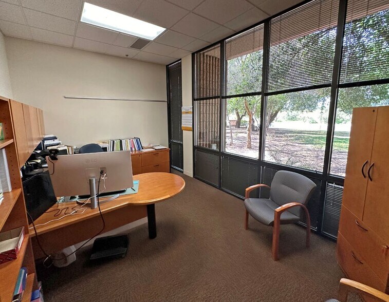 More Photos Of 10940 N Stallard Pl, Oro Valley Light Distribution For Lease