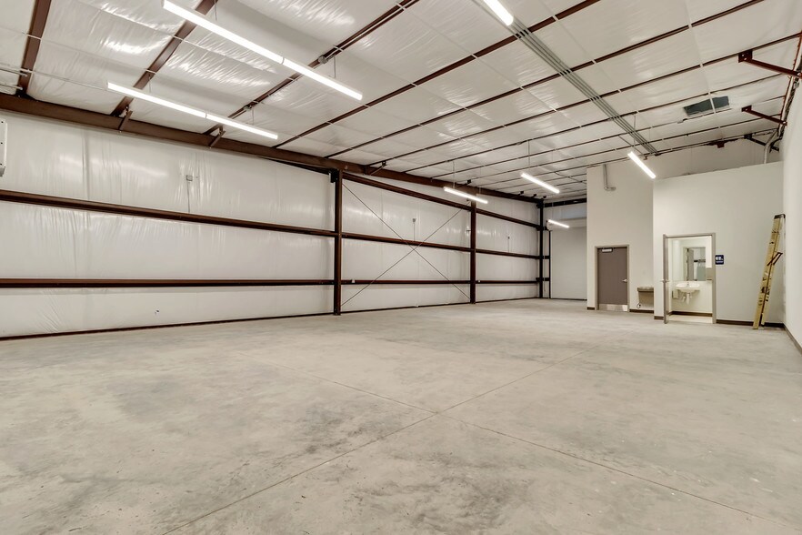 More Photos Of 1055 US Highway 80 E, Pooler Light Distribution For Lease
