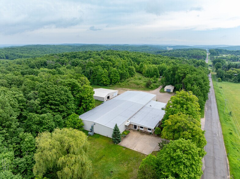 Primary Photo Of 3166 Muckle Rd, Central Lake Manufacturing For Lease