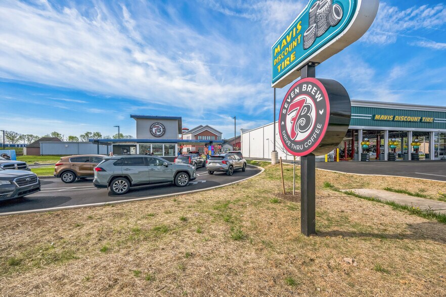 More Photos Of 6469 Carlisle Pike, Mechanicsburg Auto Repair For Sale