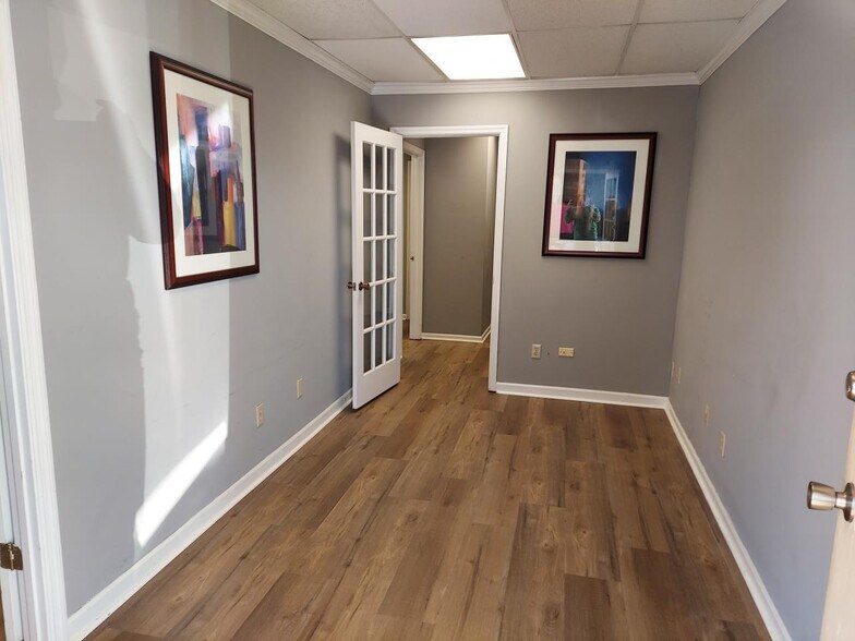 More Photos Of 5803-5805 Lee Hwy, Chattanooga Medical For Sale