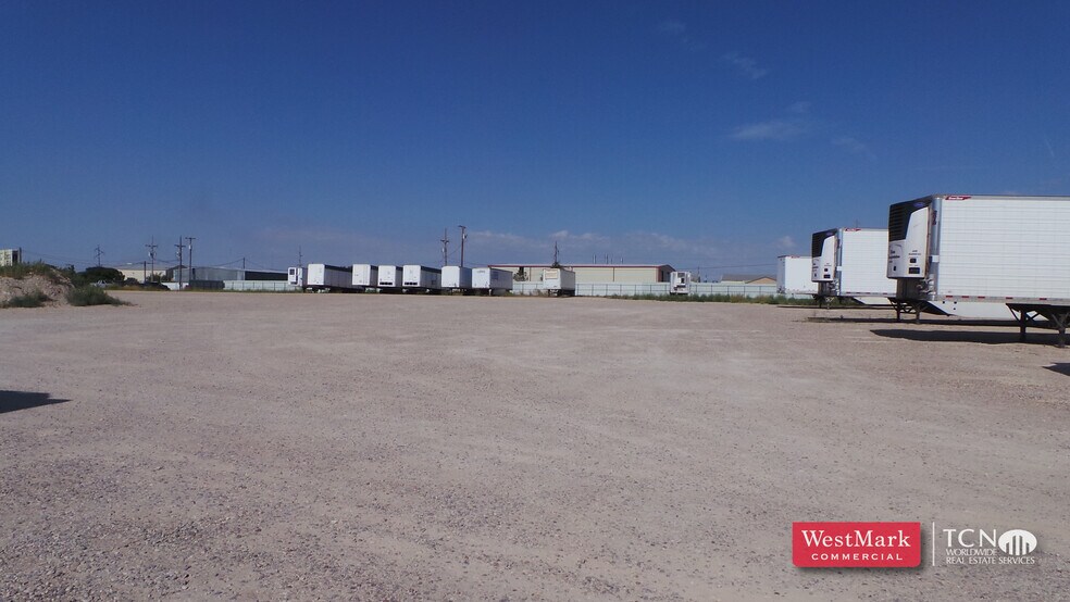 More Photos Of 910-920 E 66th St, Lubbock Land For Lease
