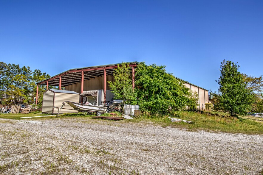 More Photos Of 1982 Jefferson Davis Hwy, Graniteville Showroom For Sale