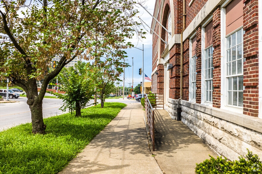 More Photos Of 1017 N 9th St, Kansas City Office For Lease