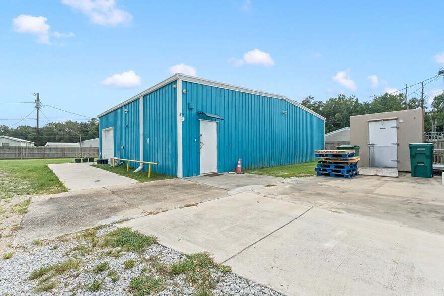 More Photos Of 13402 Old Baton Rouge Hwy, Hammond Light Distribution For Sale