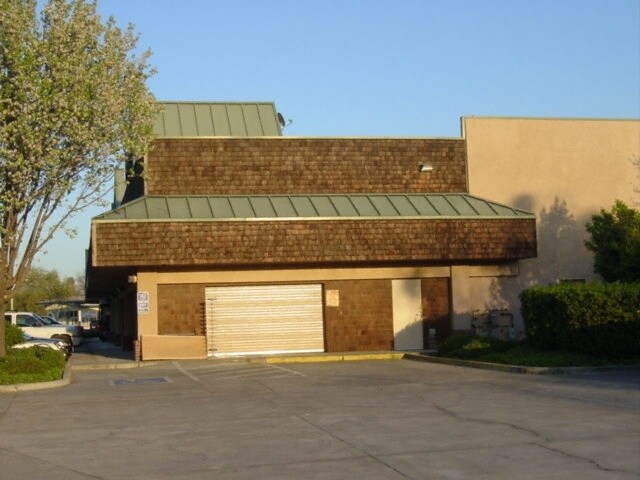 More Photos Of 8807 Thornton Rd, Stockton Storefront Retail Office For Lease